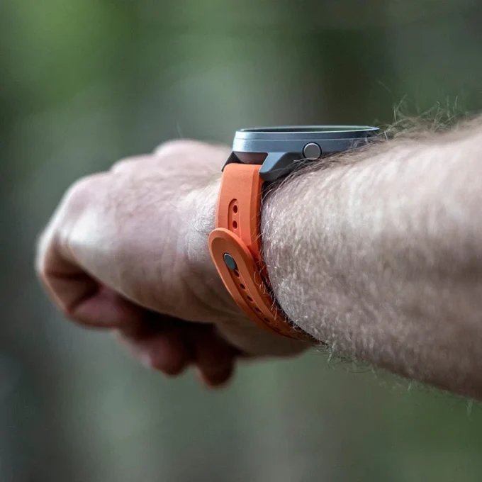 Suunto 24 mm Sportarmband 7 aus Silikon, Granite Orange, Größe S+M Suunto 24 mm Sportarmband 7 aus Silikon, Granite Orange, Größe S+M