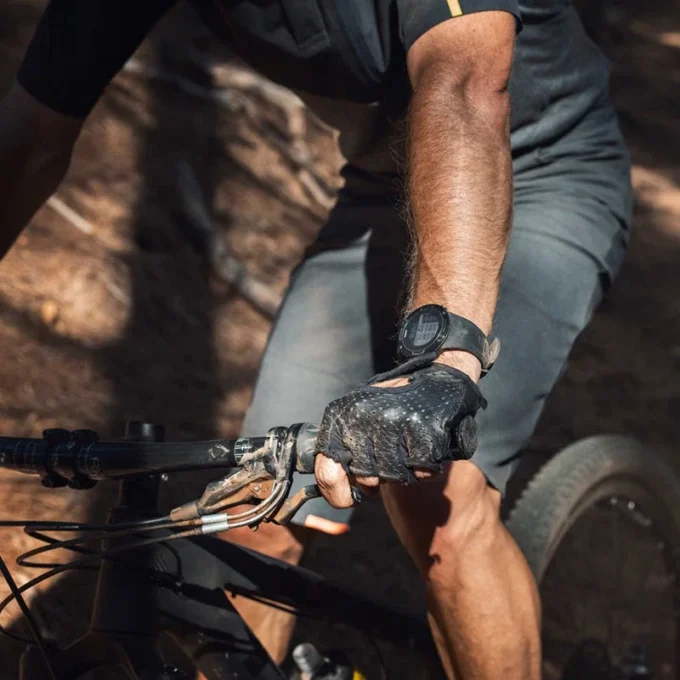 Suunto 5 All Black – kompakte GPS-Sportuhr mit hervorragender Akkulaufzeit