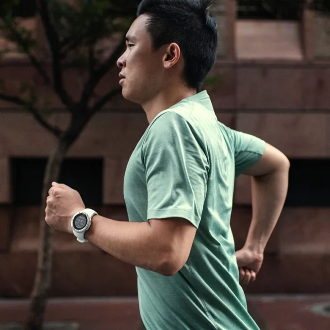 Suunto 5 White – kompakte GPS-Sportuhr mit hervorragender Akkulaufzeit