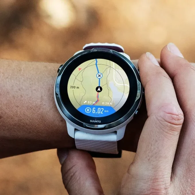 Suunto 7 White Burgundy – Smartwatch mit vielseitiger Sportfunktionalität Suunto 7 White Burgundy – Smartwatch mit vielseitiger Sportfunktionalität