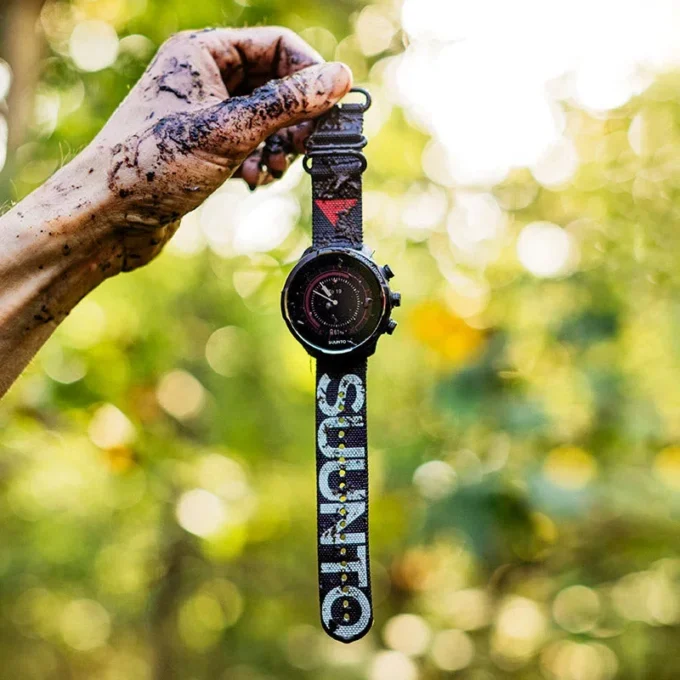 Suunto 9 Baro Titanium Ambassador Edition – GPS-Sportuhr mit langer Akkulaufzeit