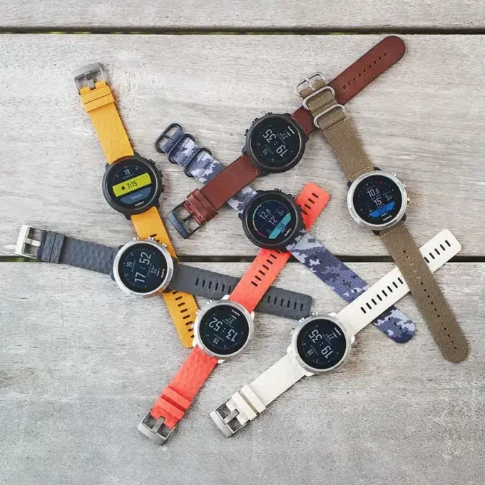 Suunto D5 All Black Tauchcomputer mit Farbdisplay und austauschbarem