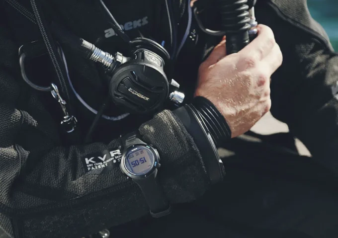 Suunto D6i novo black – robuster Tauchcomputer mit 3D-Kompass Suunto D6i novo black – robuster Tauchcomputer mit 3D-Kompass