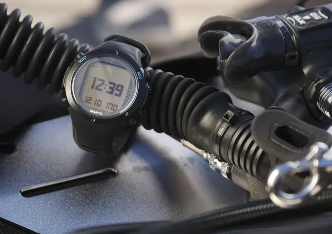 Suunto D6i novo black – robuster Tauchcomputer mit 3D-Kompass Suunto D6i novo black – robuster Tauchcomputer mit 3D-Kompass