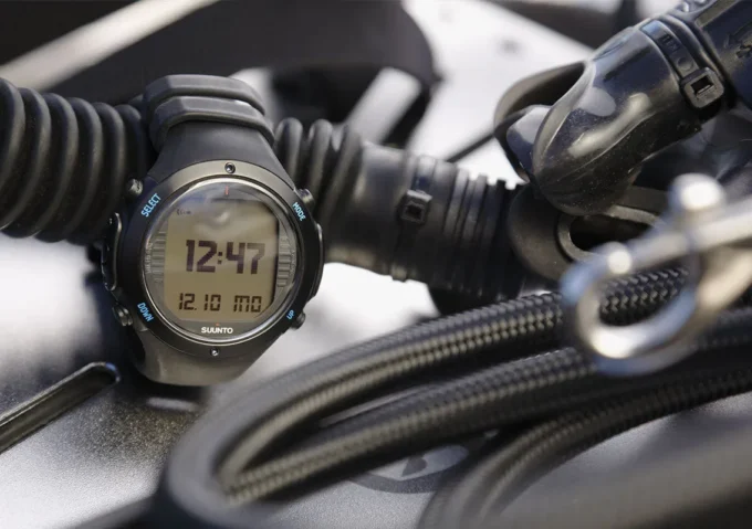 Suunto D6i novo black – robuster Tauchcomputer mit 3D-Kompass Suunto D6i novo black – robuster Tauchcomputer mit 3D-Kompass