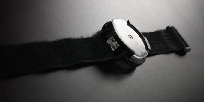 Suunto M-9/schwarz/schwarz/NH mit Klettverschluss