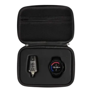 Suunto Ocean ganz in All Black und Suunto Tank Pod mit Hartschalenetui