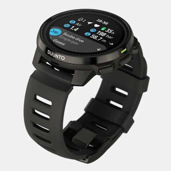 Suunto Ocean ganz in All Black und Suunto Tank Pod mit Hartschalenetui Suunto Ocean ganz in All Black und Suunto Tank Pod mit Hartschalenetui