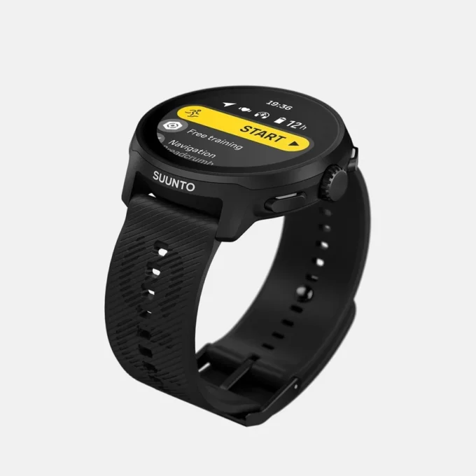 Suunto Run komplett in All Black mit Silikonarmband