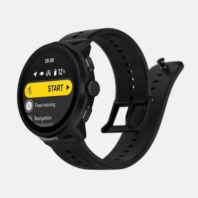Suunto Run komplett in All Black mit Silikonarmband