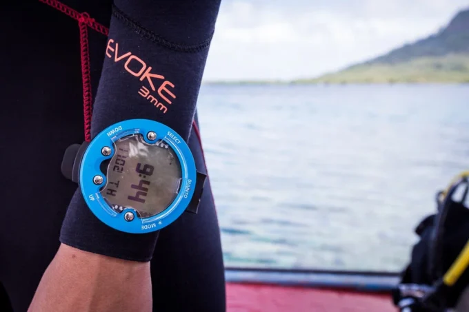 Suunto Zoop Novo Blue – benutzerfreundlicher Tauchcomputer mit großem Display Suunto Zoop Novo Blue – benutzerfreundlicher Tauchcomputer mit großem Display